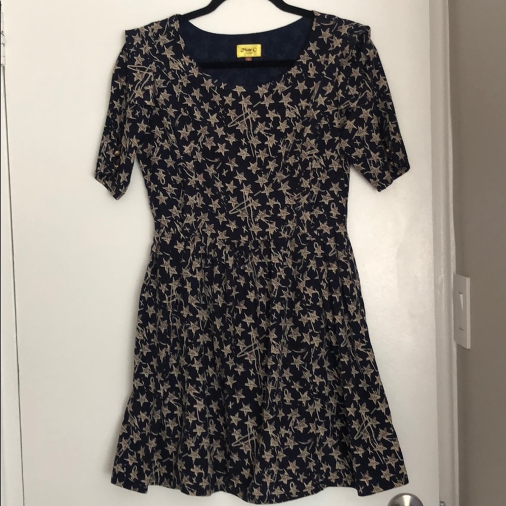 Retro style star dress 🤩